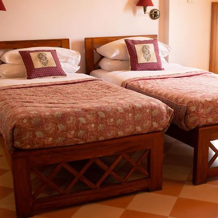 Om Niwas Suite Hotel Jaipur Eksteriør billede