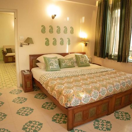 Om Niwas Suite Hotel Jaipur Eksteriør billede