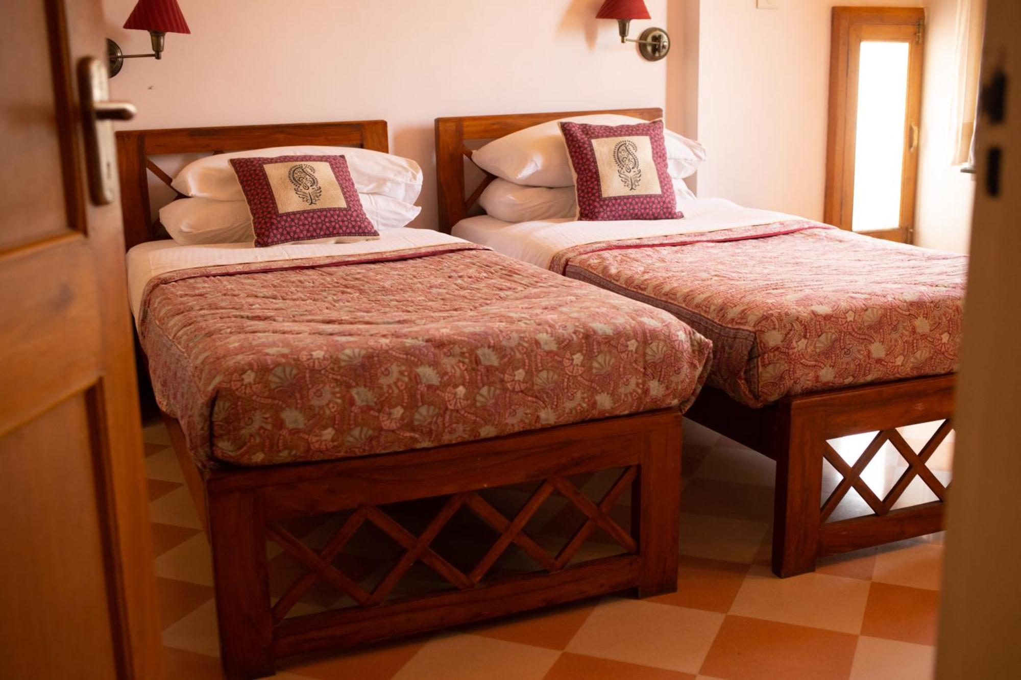 Om Niwas Suite Hotel Jaipur Eksteriør billede