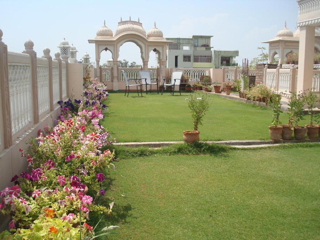 Om Niwas Suite Hotel Jaipur Eksteriør billede